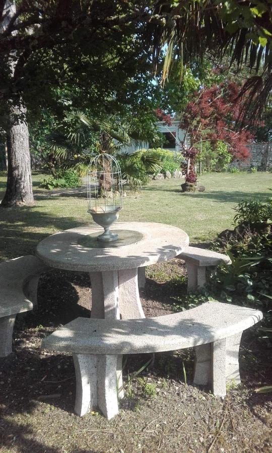 Country house De La Laigne Allas-Bocage